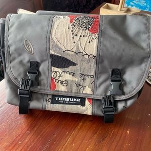 Timbuk2 messenger/laptop bag.